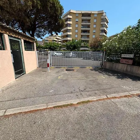 Cote B Terrasse Parking Appartement Fréjus